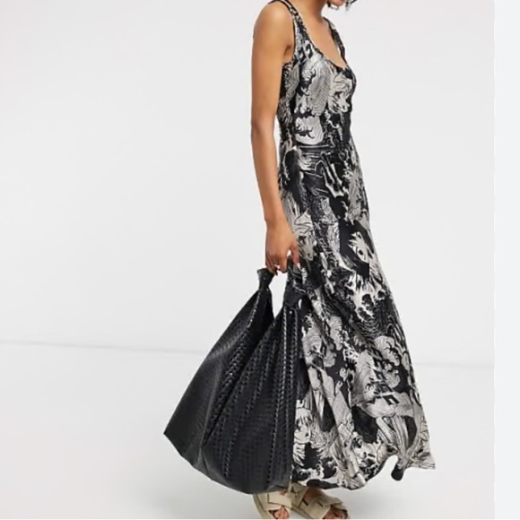 Weekday dress Noemi Manga Anime Satin Midi Dress viscose stretch size 40 - Picture 3 of 6